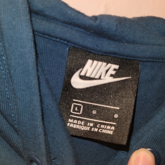 Cropped Nike hoodie - Picture 2 of 4